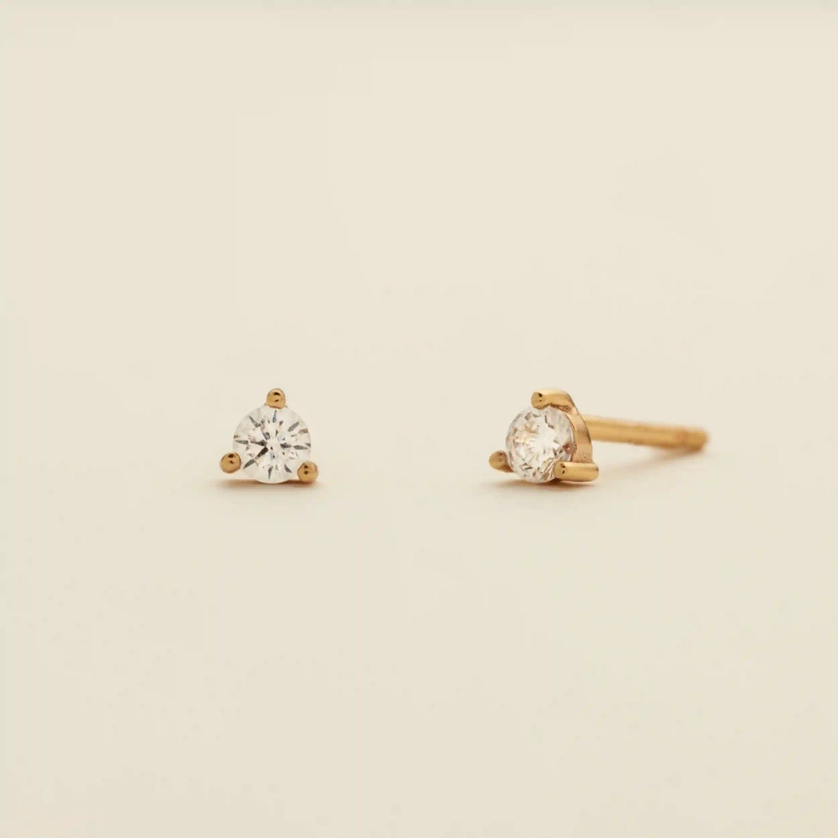 Luxe 3-prong Stud Earrings